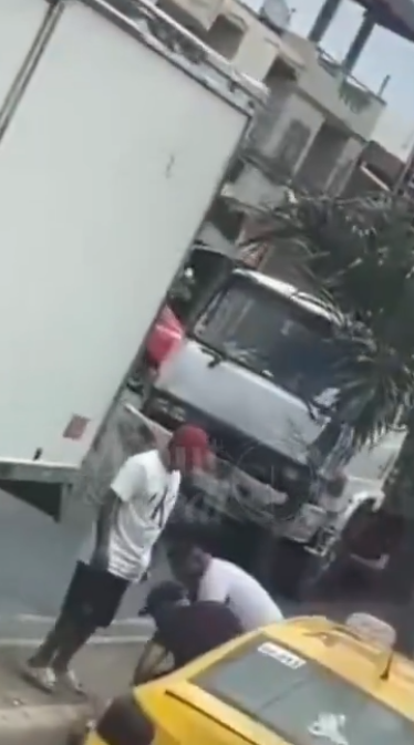 ¡MORADORES NEUTRALIZAN A DELINCUENTE TRAS ROBO EN MONTECRISTI!